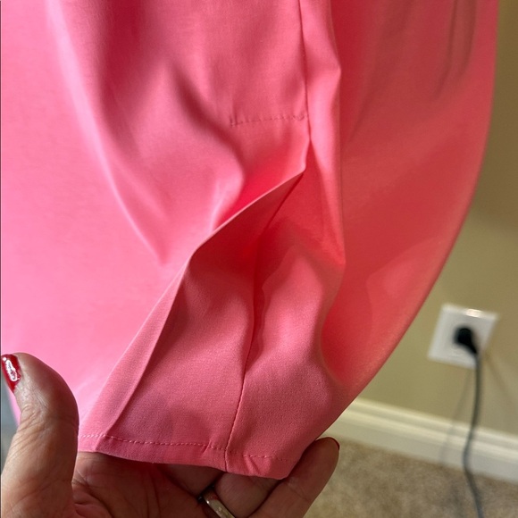 Le Chateau Top Blouse Vibrant Pink V Neck Sleeveless Women's Size L - Picture 3 of 10